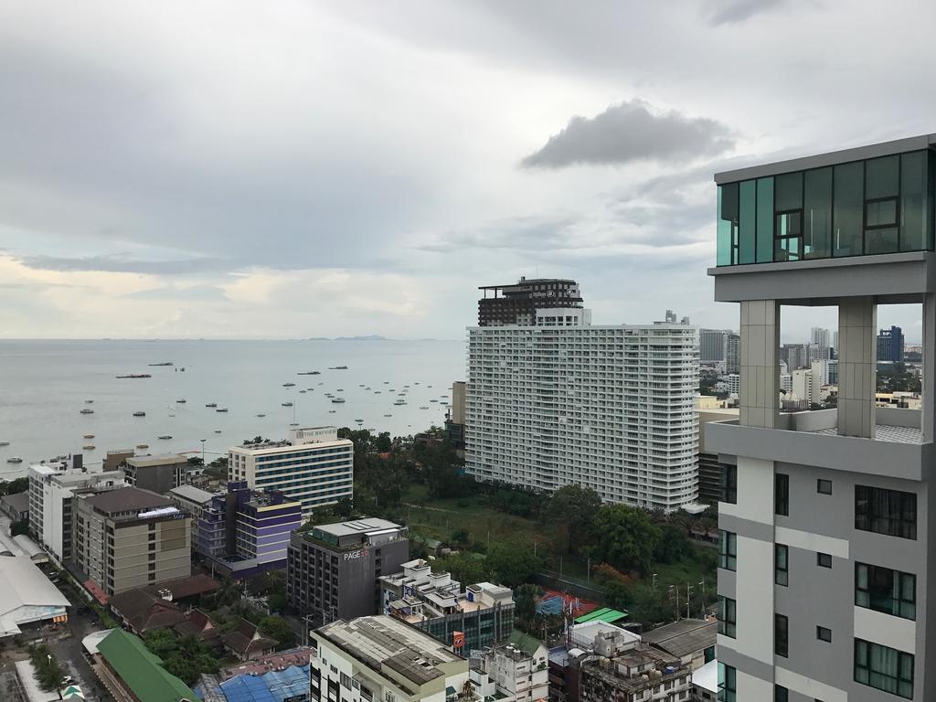 The Base Highfl Seaview Pattaya Exterior foto