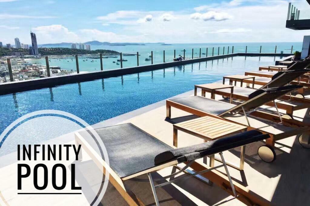 The Base Highfl Seaview Pattaya Exterior foto
